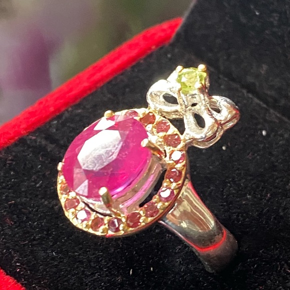 Classy Genuine Ruby Ring with Gemstones - Picture 5 of 12